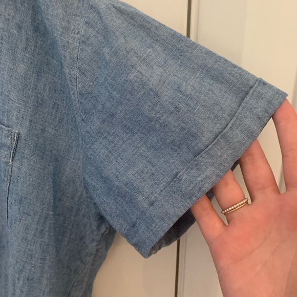 Levi’s Jean Button-Up T-Shirt - Picture 2 of 3